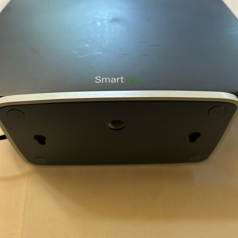 Black Wireless Router - Picture 3 of 7